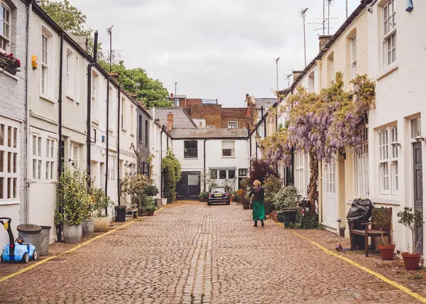 Leasing Services Hampstead | End-of-Road Mews Demand
