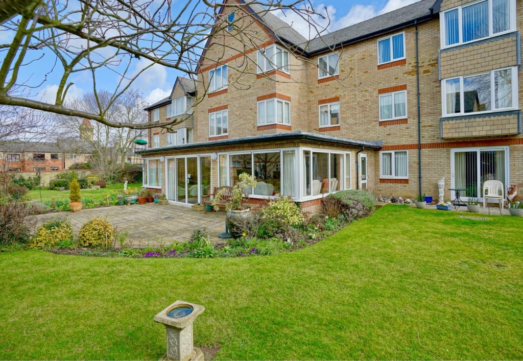 Ground floor garden flats